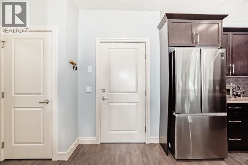 3104, 15 Sunset Square