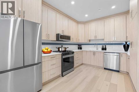 7415 39 Avenue NW Calgary AB T3B1W9