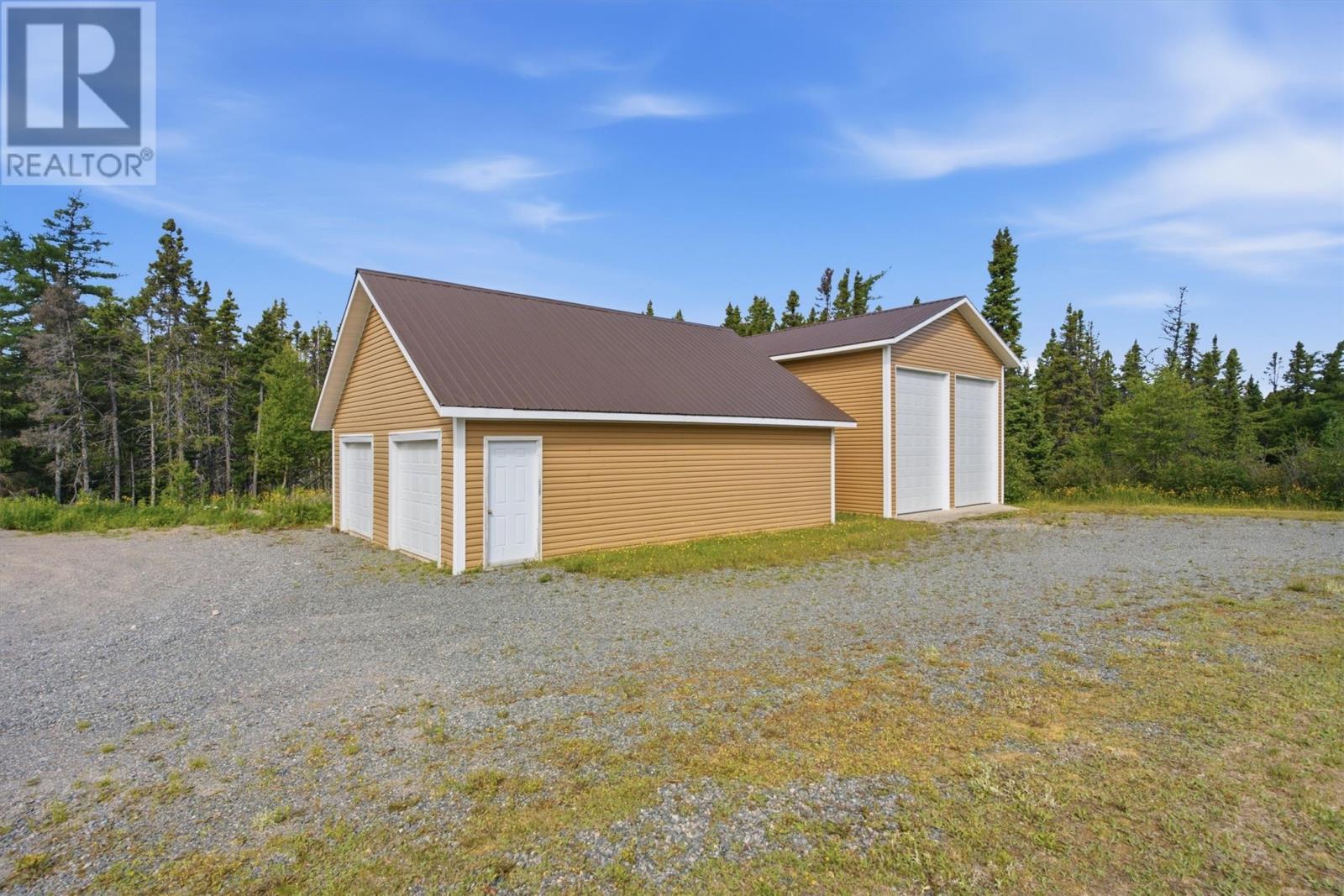 11 Pinetree Road