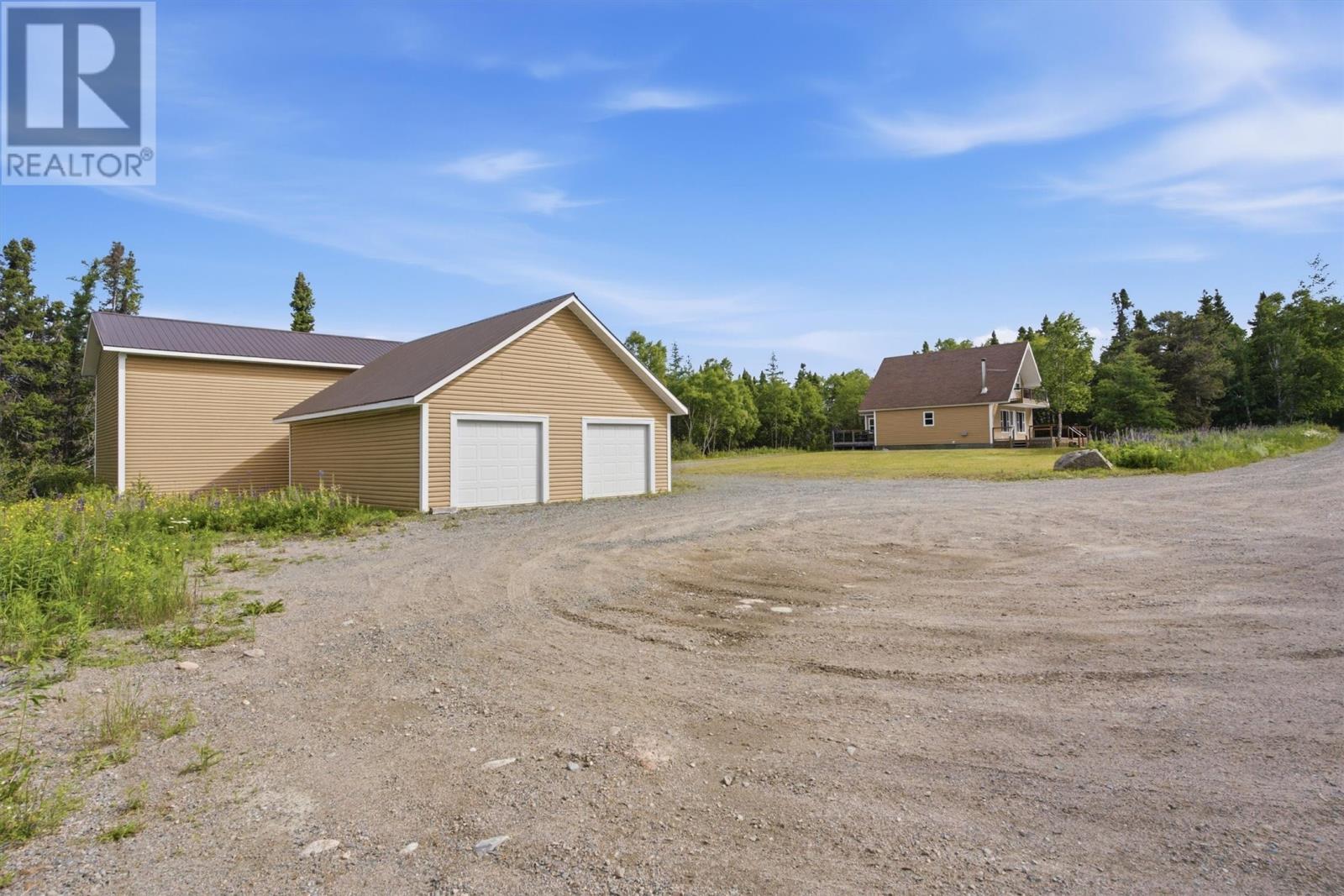 11 Pinetree Road