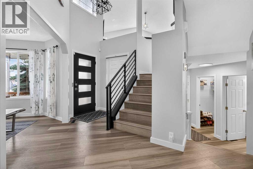 238 Mt Douglas Court SE