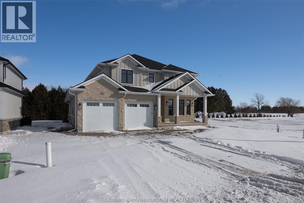 95 Rosewood CRESCENT