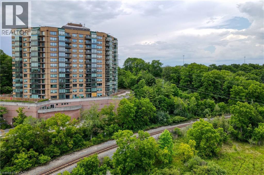 237 W KING Street W Unit# 905