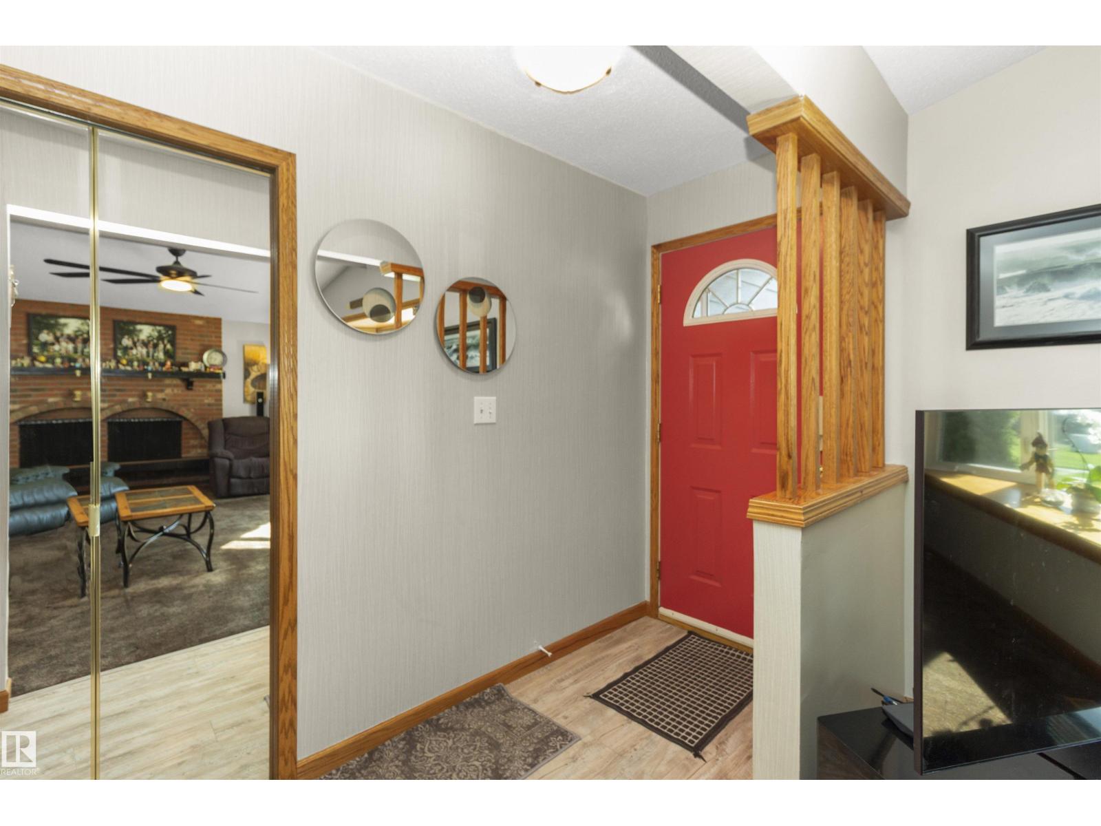 6928 13 AV NW