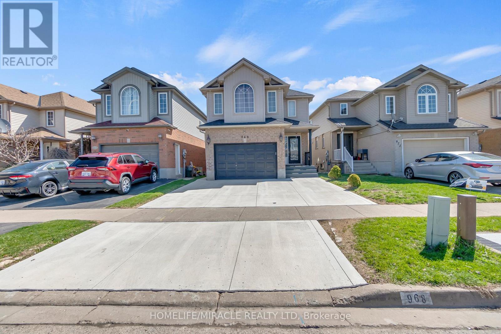 968 COPPER LEAF CRESCENT