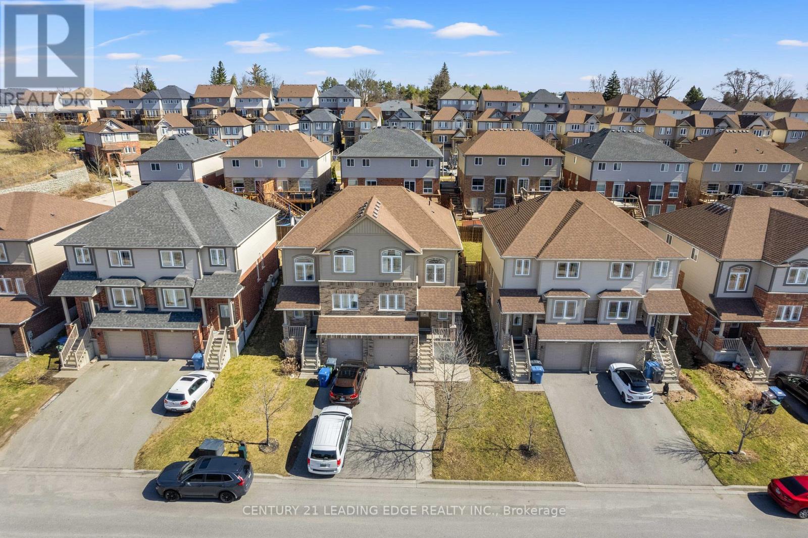47 OAKES CRESCENT