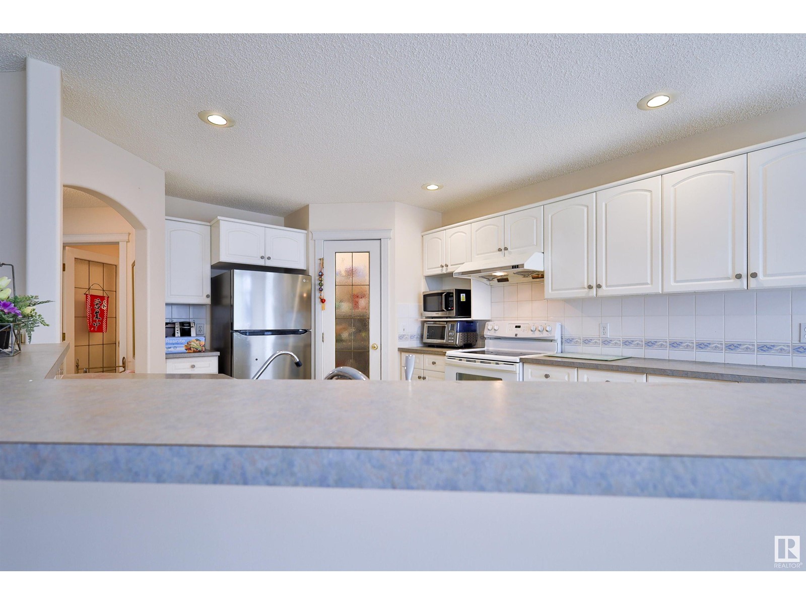4109 37 AV NW