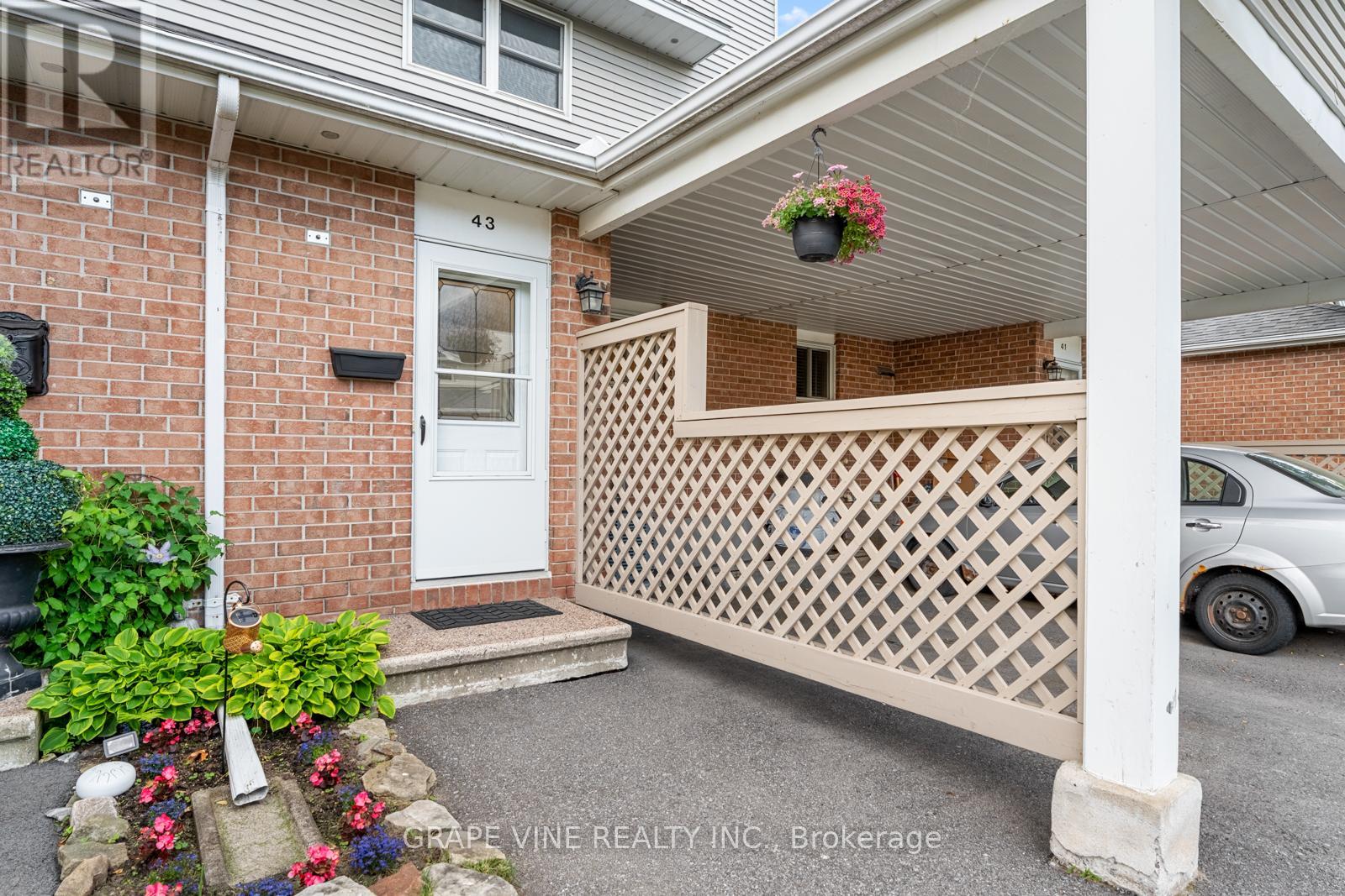 43 BENTBROOK CRESCENT