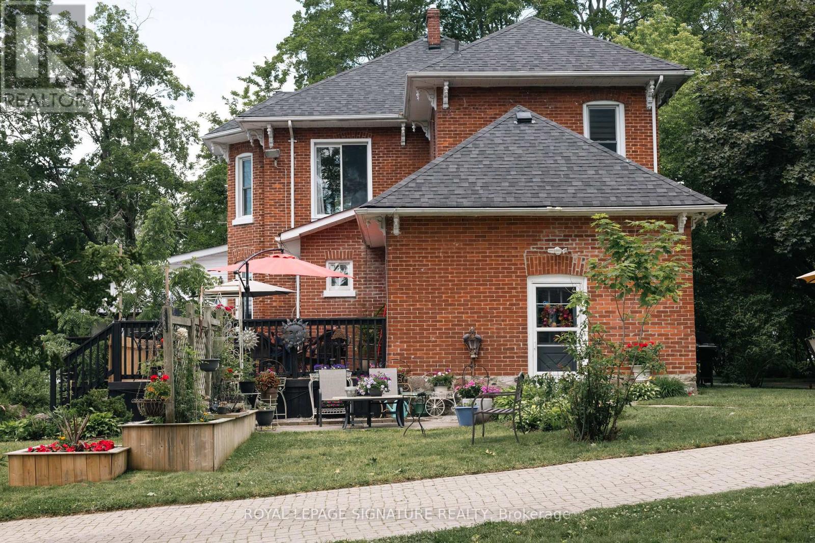 33 DIVISION STREET