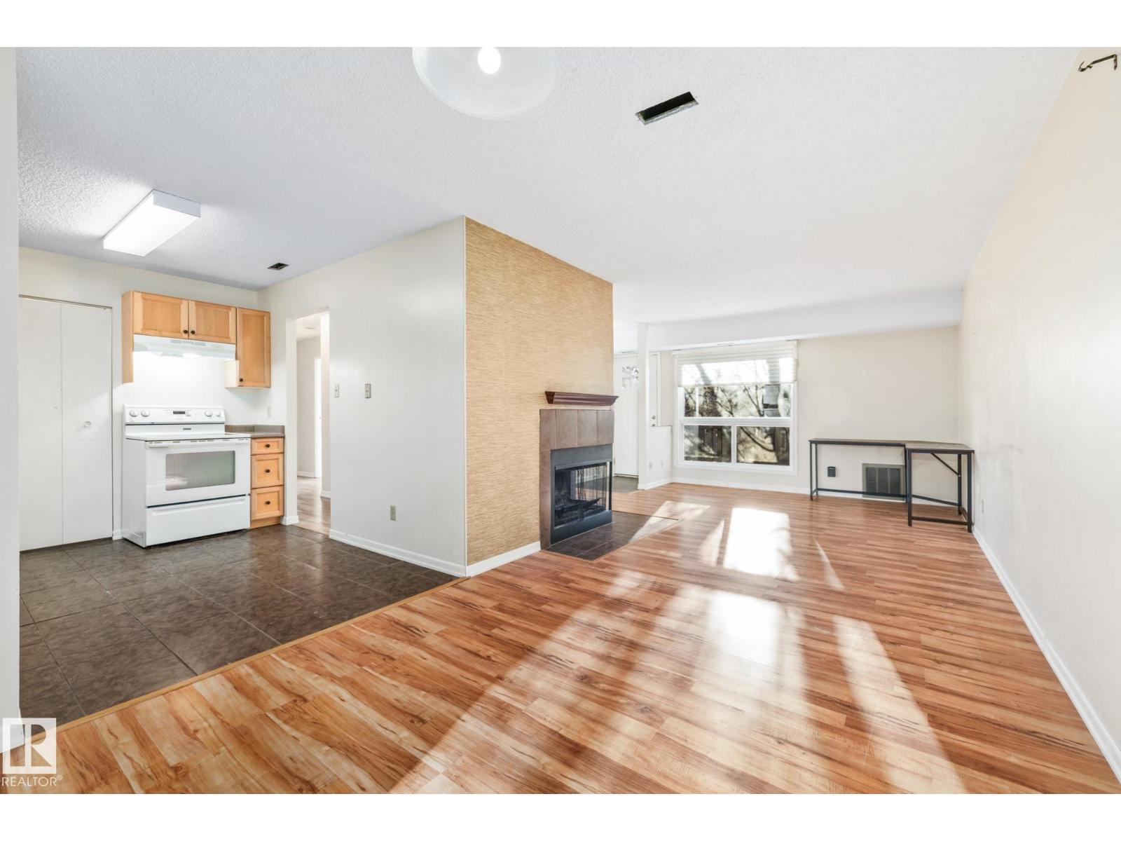 #136 70 WOODLANDS RD