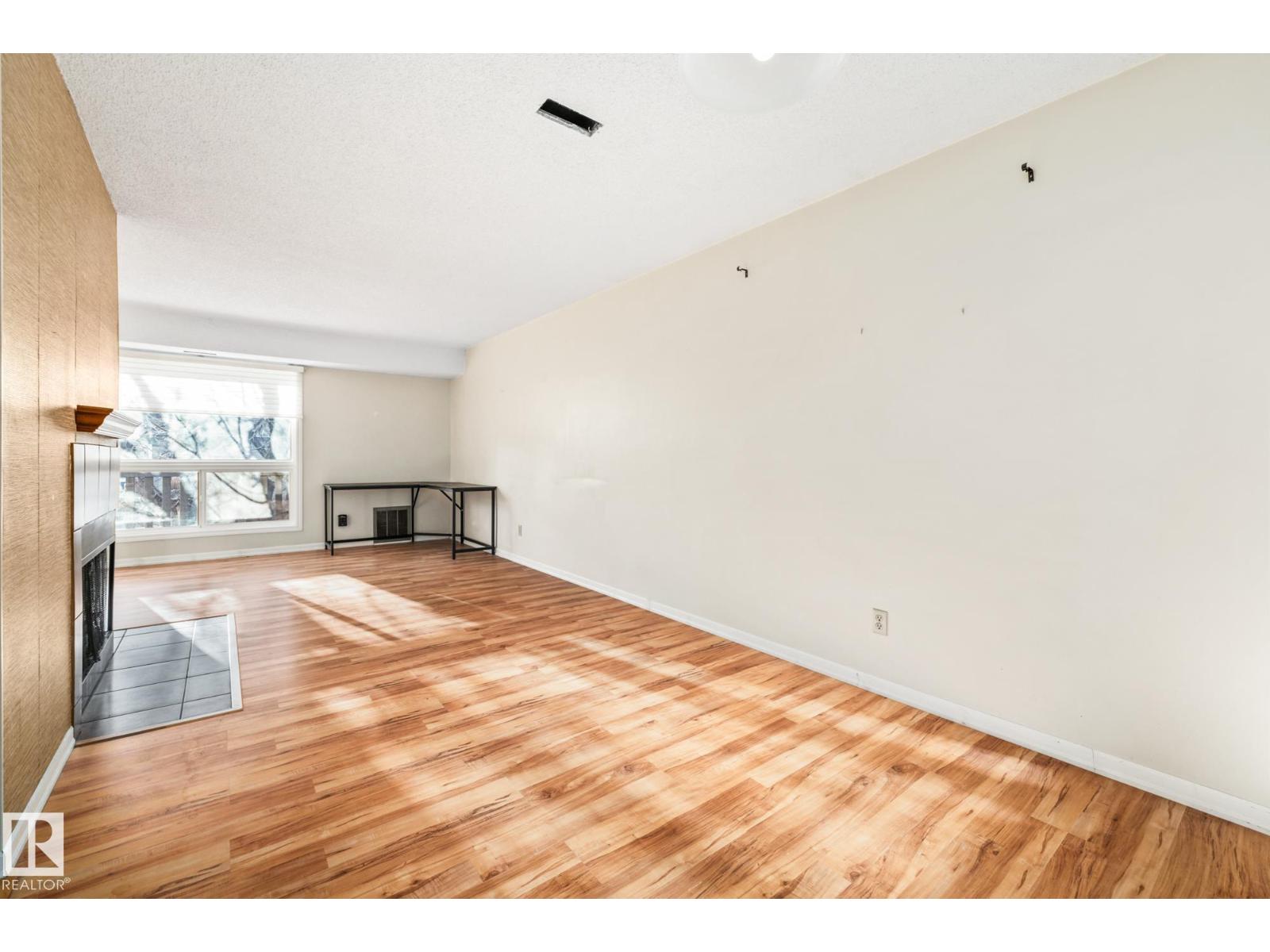 #136 70 WOODLANDS RD