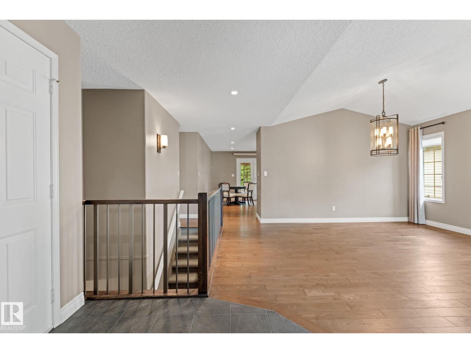 963 YOUVILLE DR W NW