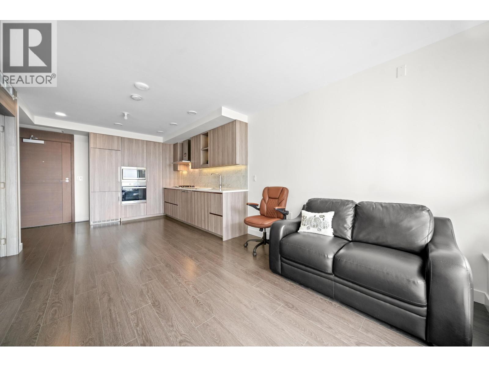 1107 433 SW MARINE DRIVE