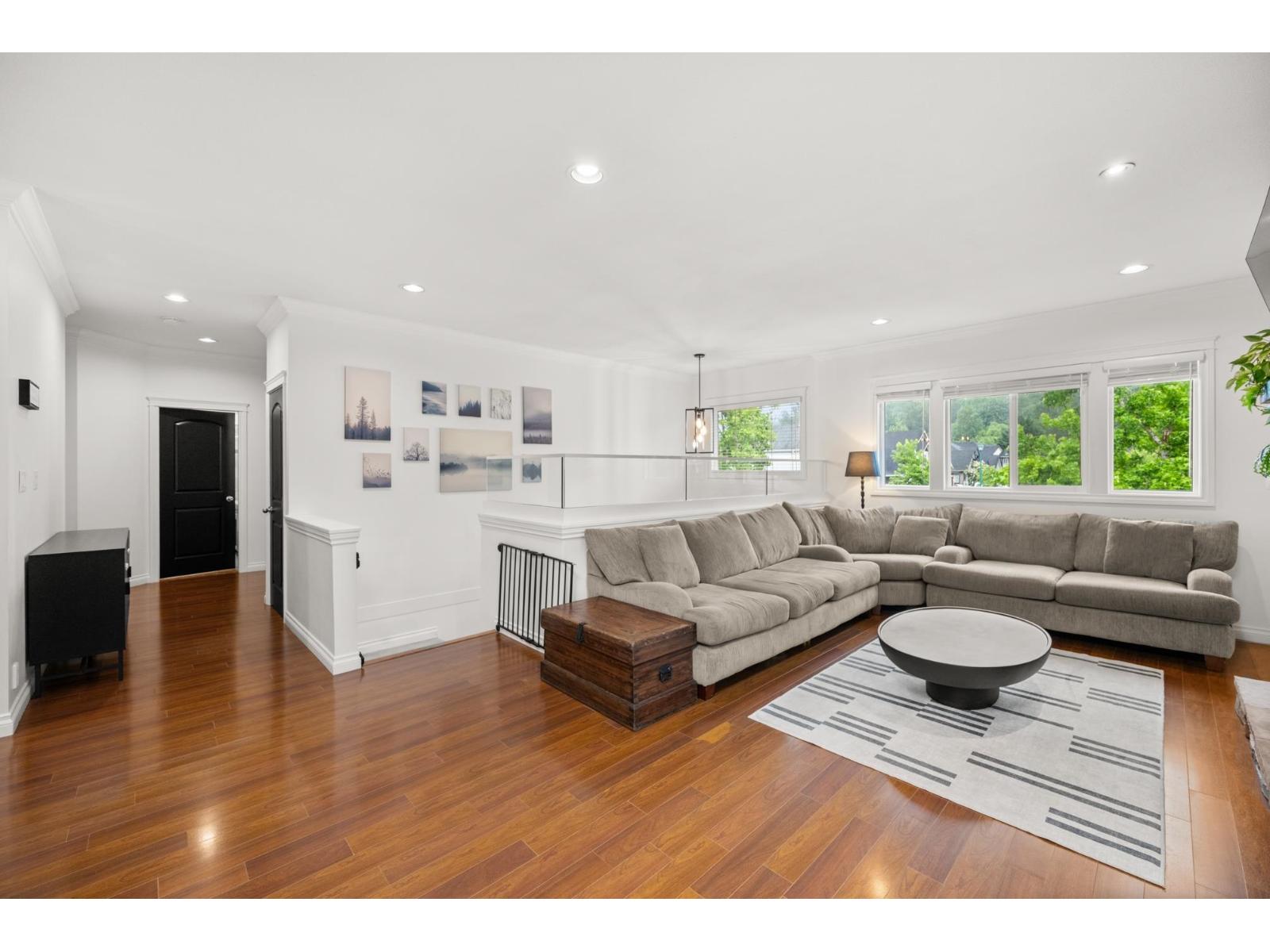 3887 ANGUS CRESCENT