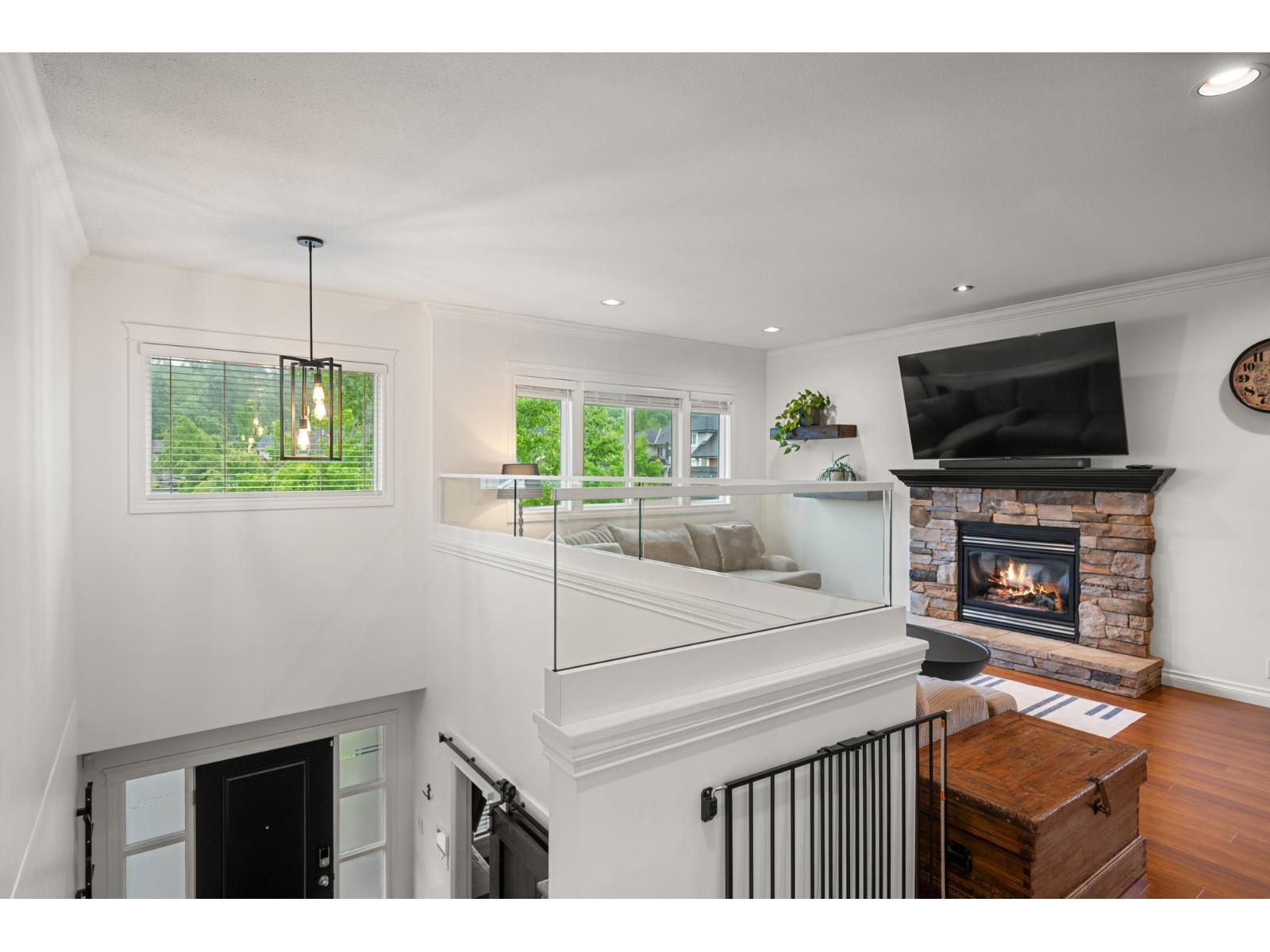 3887 ANGUS CRESCENT