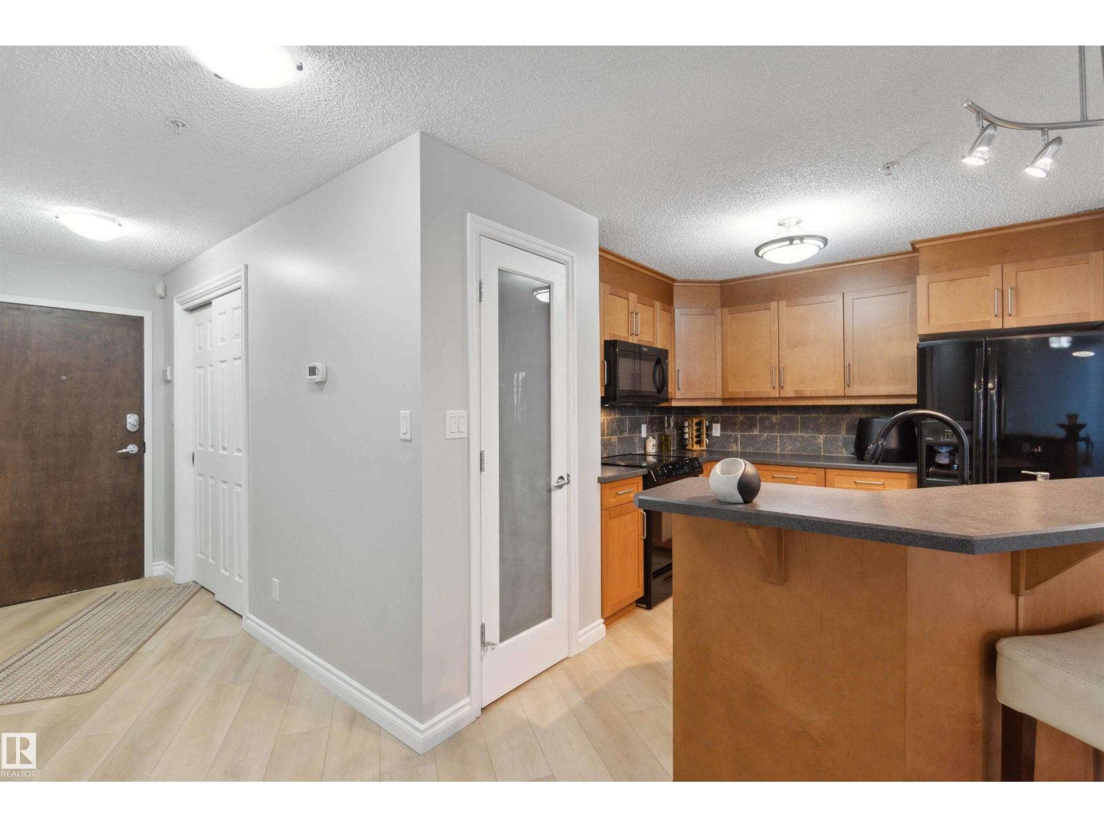 #402 9020 JASPER AV NW
