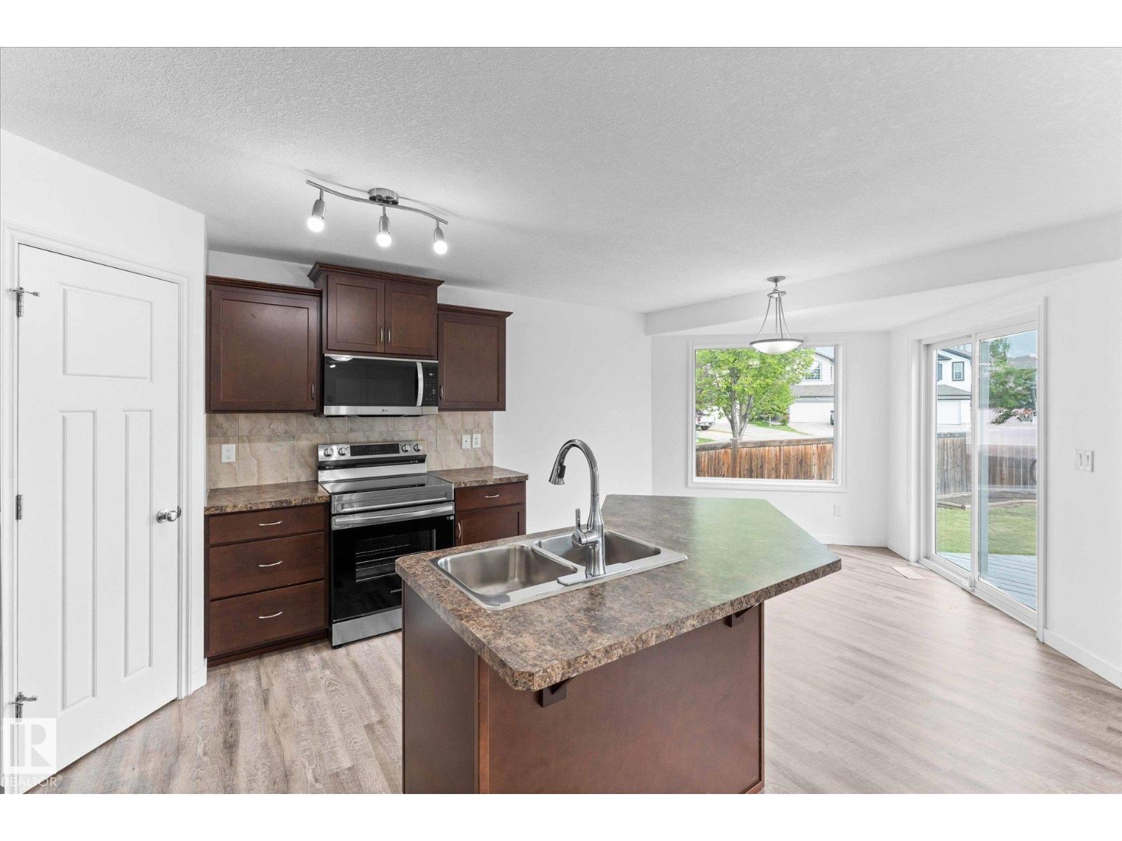 1 RIDGELAND WY