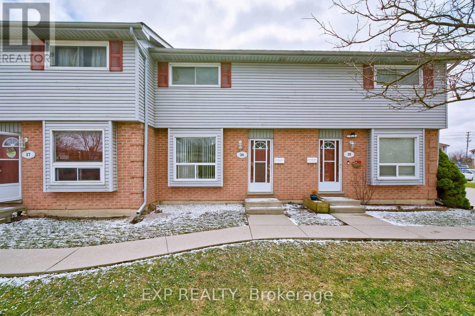 Photo 1 of 36 — 38 - 1430 JALNA BOULEVARD Unit 38, London South (South X), ON N6E3C1