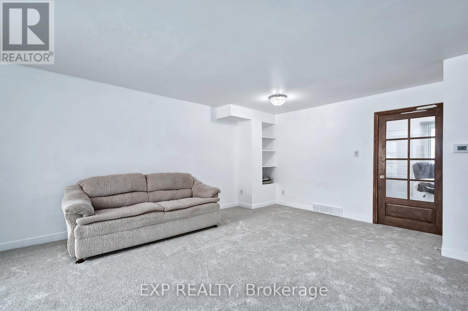 38 - 1430 JALNA BOULEVARD