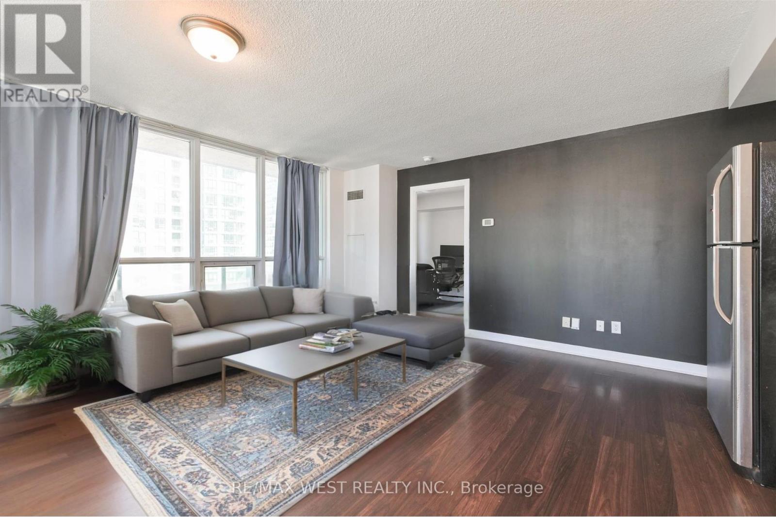1504 - 33 BAY STREET