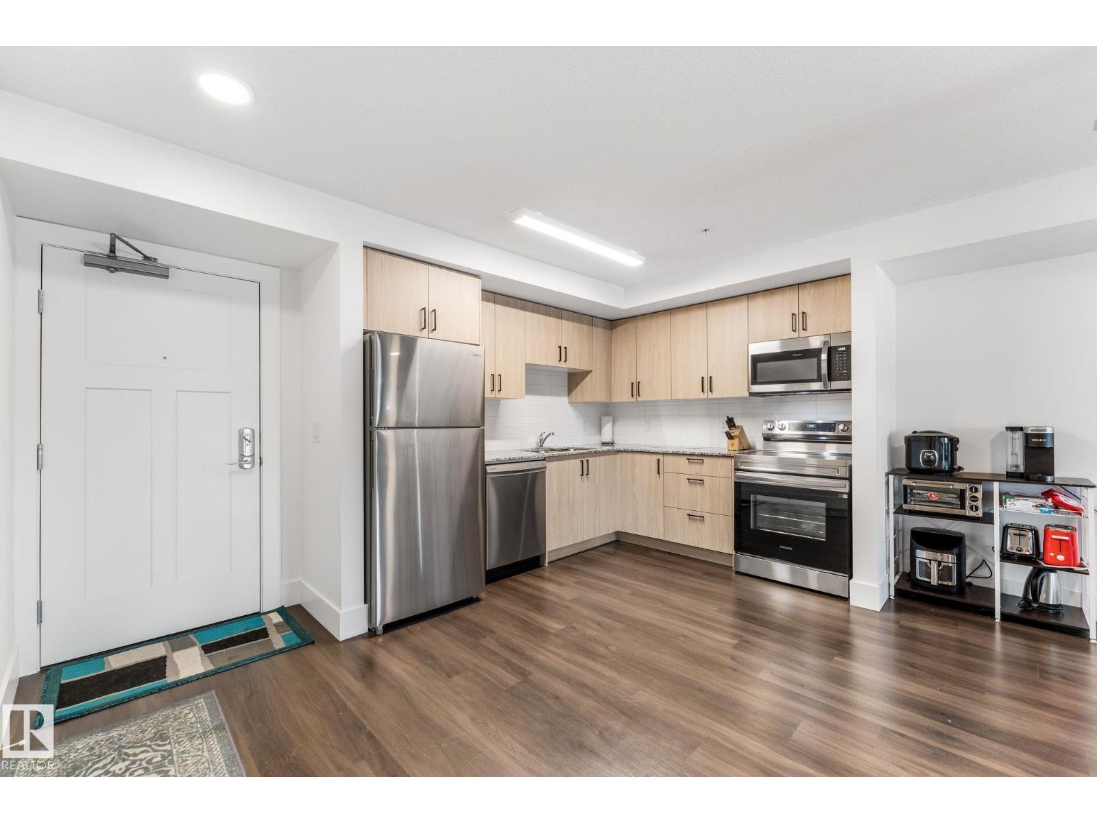 #302 9504 182 ST NW