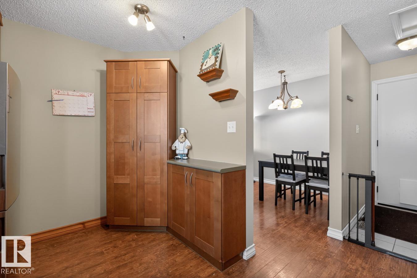 18655 61 AV NW