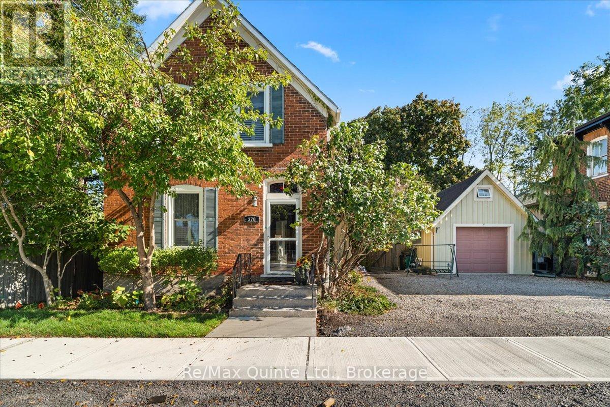 Photo 1 of 26 — 370 MAIN STREET, Prince Edward County (Picton Ward), ON K0K2T0