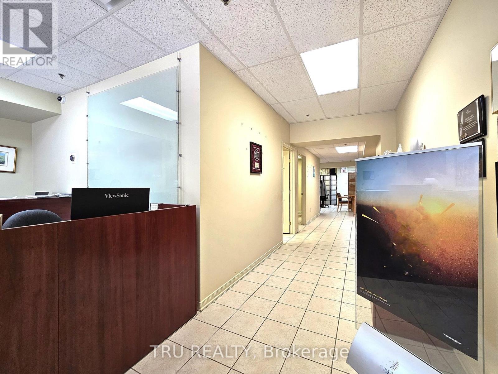 20 - 838 SOMERSET STREET W