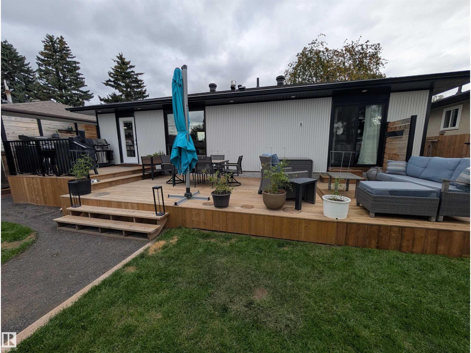 6115 95 AV NW