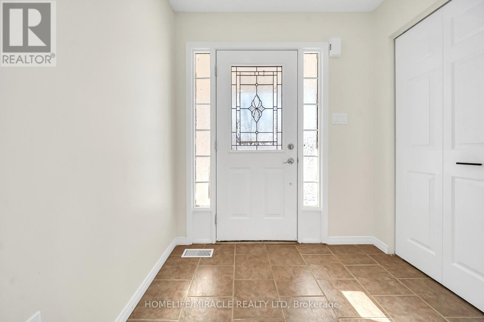 25 BREESEGARDEN LANE