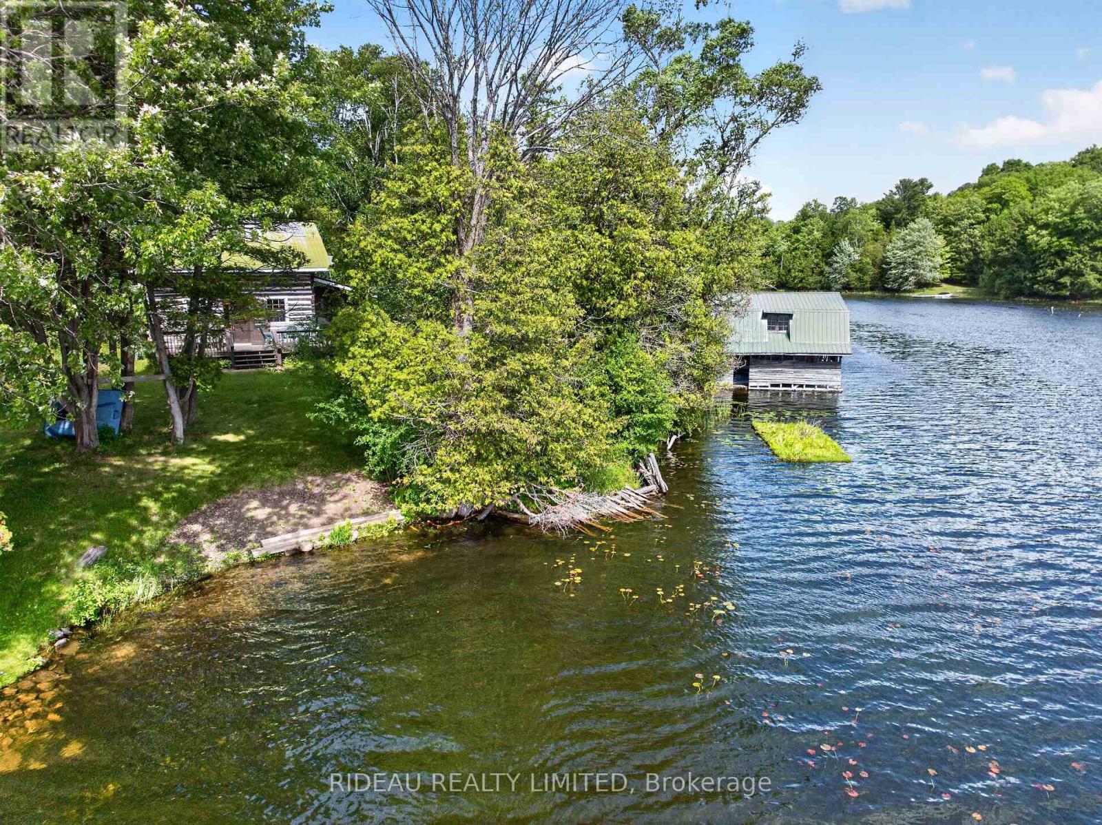 114 BAYS END LANE