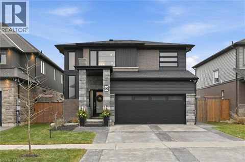 8 MYRTLE Street Fonthill ON L0S1E6