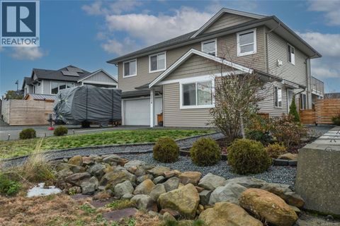 2514 Beaumont Ave Cumberland BC V0R1S0