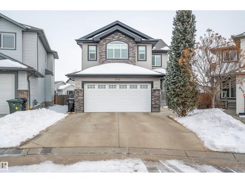 819 Foxwood BA Sherwood Park AB T8A4T2