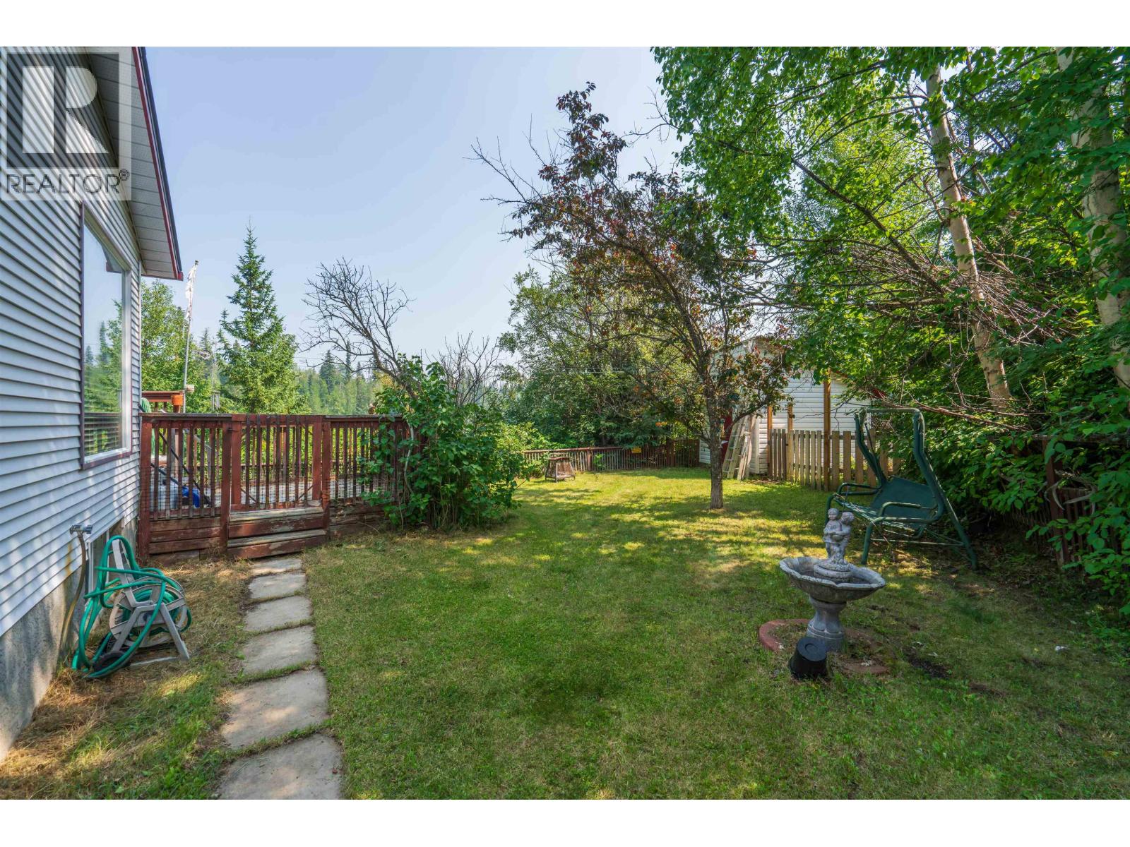 11330 LAKESIDE DRIVE