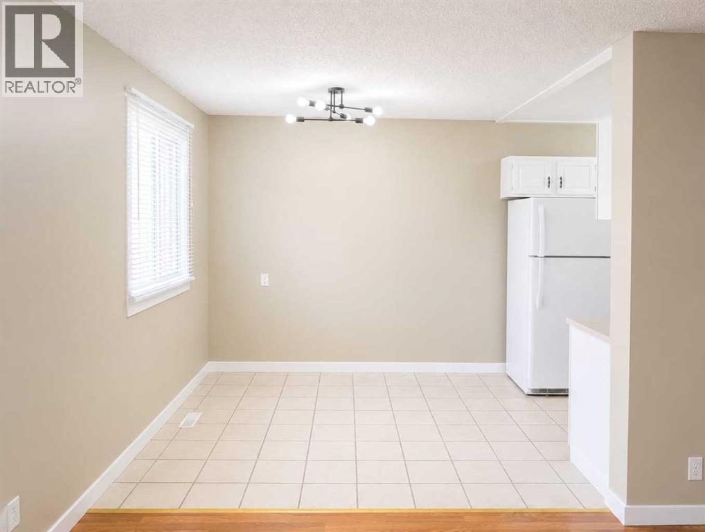 35, 5 Acadia Road W