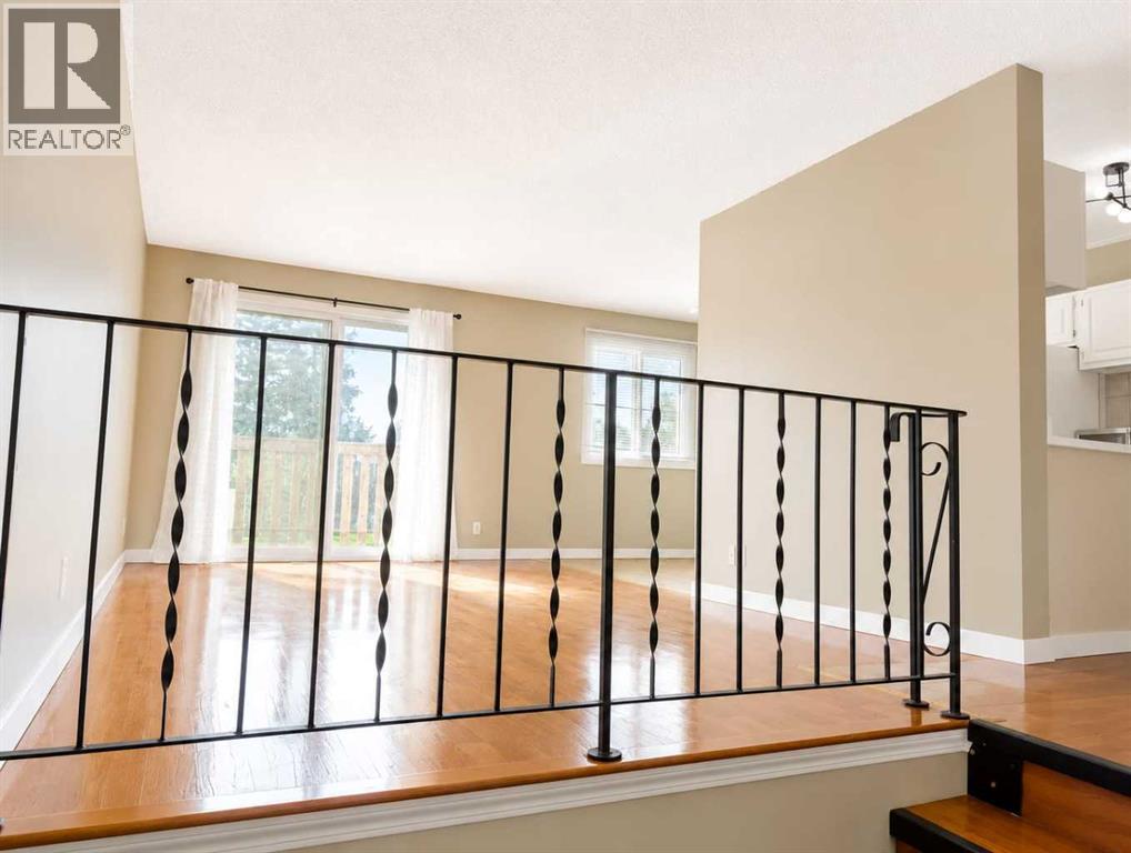 35, 5 Acadia Road W