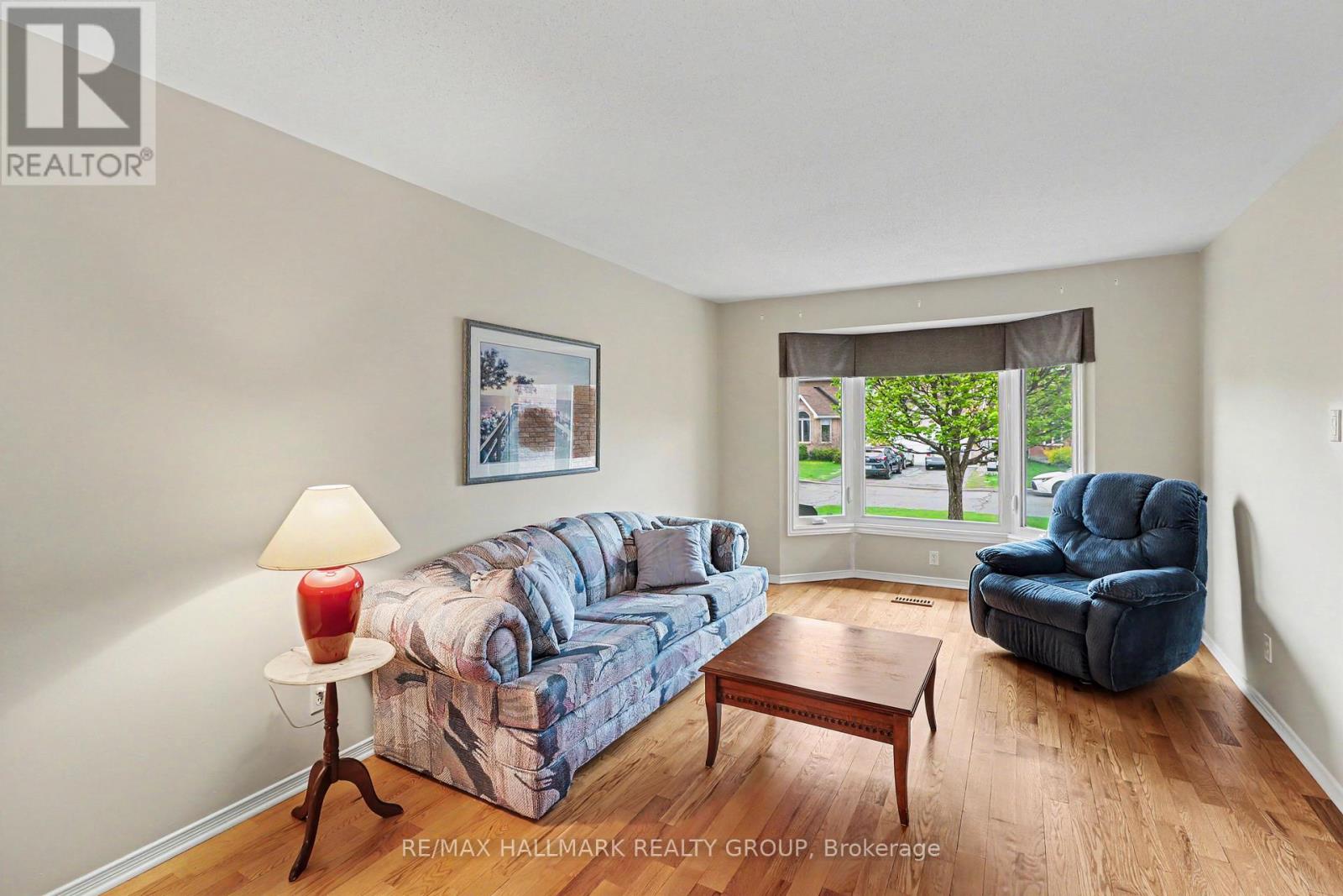712 MOREWOOD CRESCENT