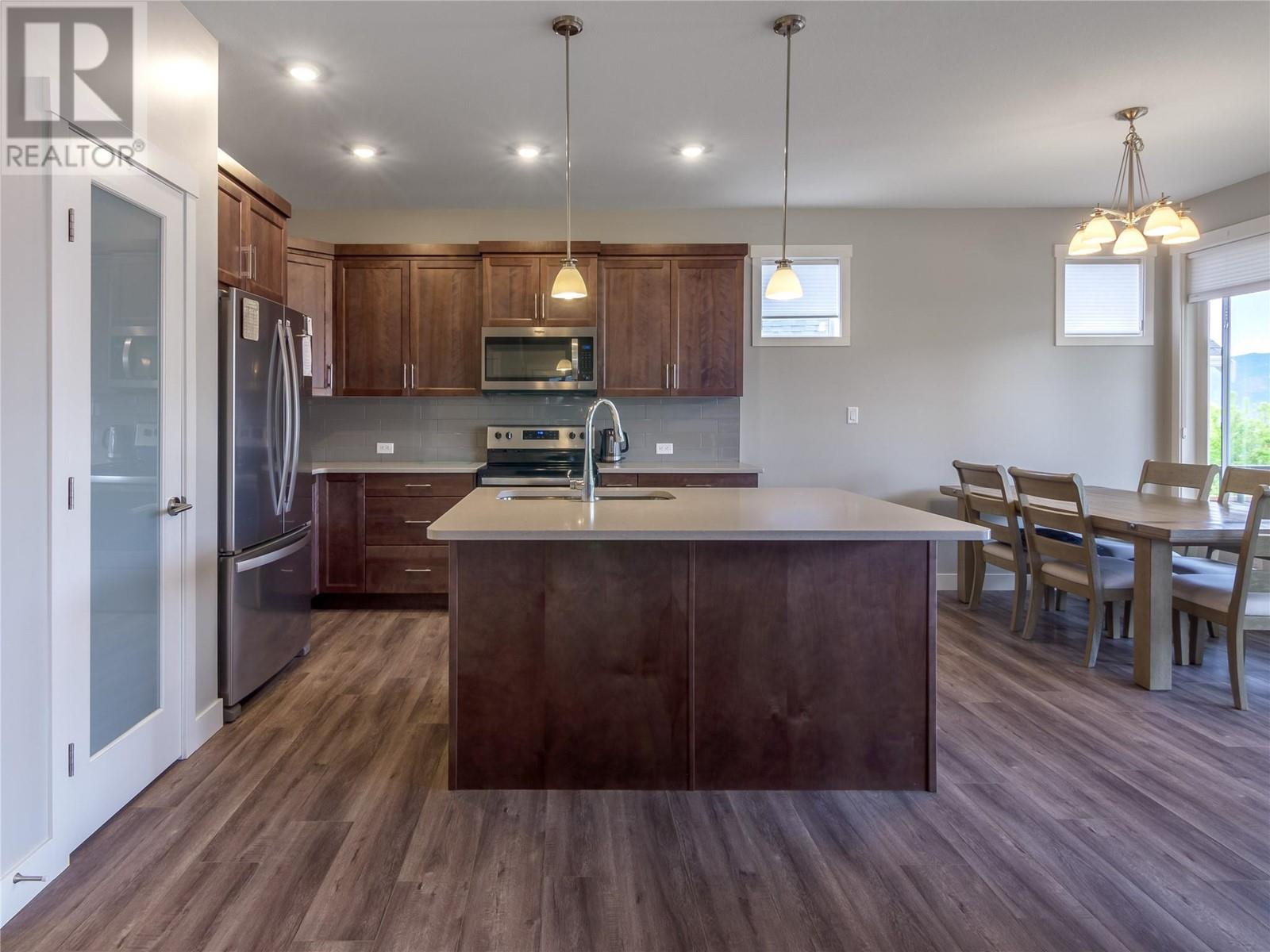 120 Sendero Crescent