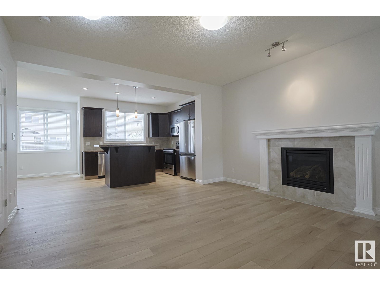 2533 COLE CR SW