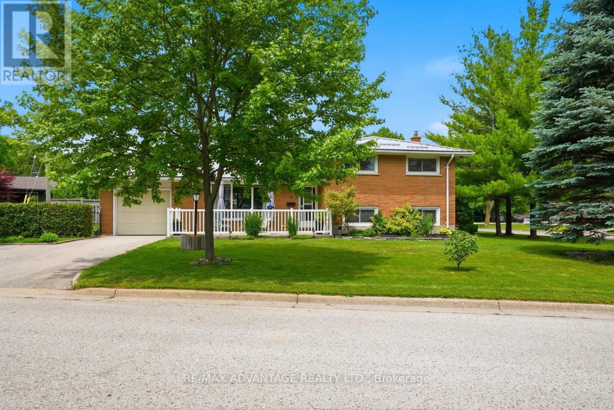 15 NORTH ALMOND PLACE