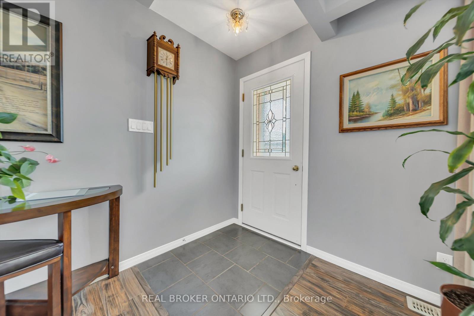 490 SADDLER STREET E