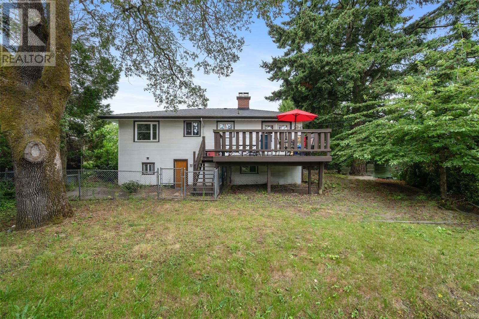 120 Kamloops Ave