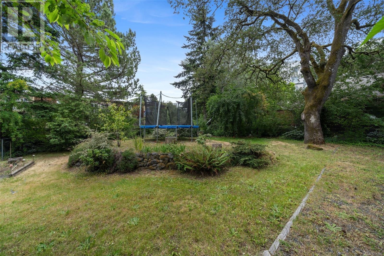 120 Kamloops Ave