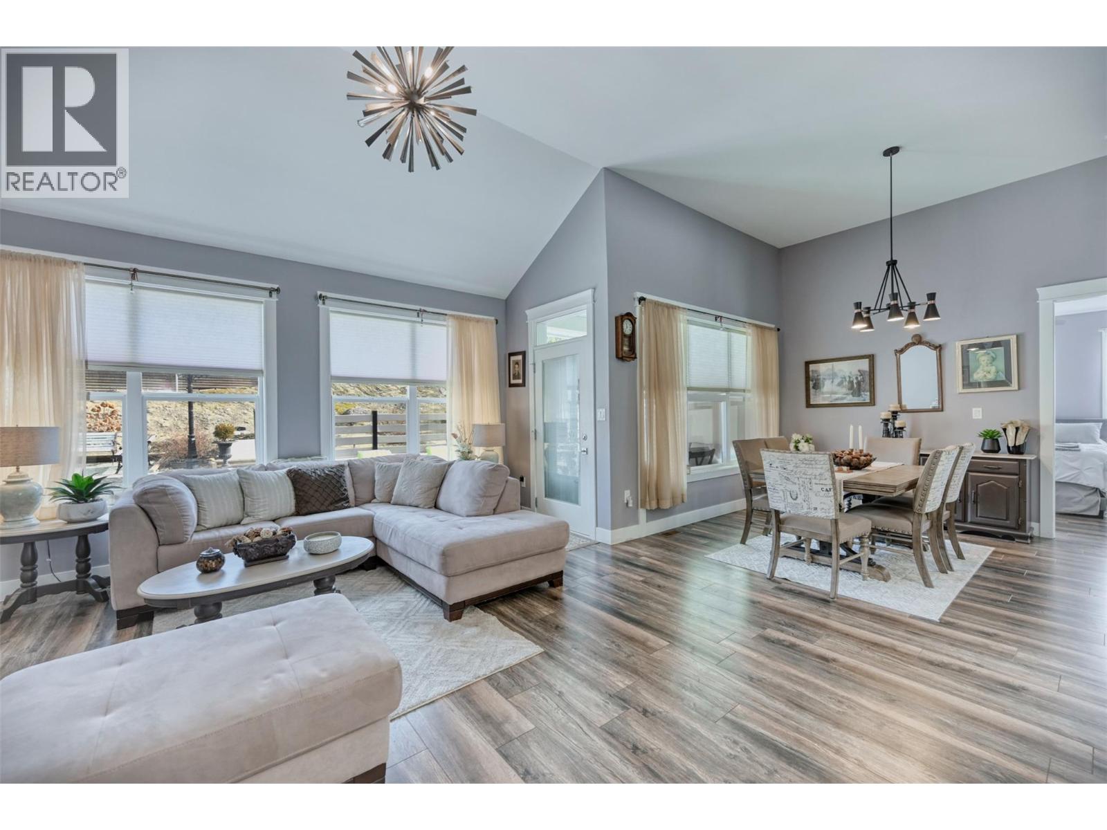 3807 FAIRWINDS Drive