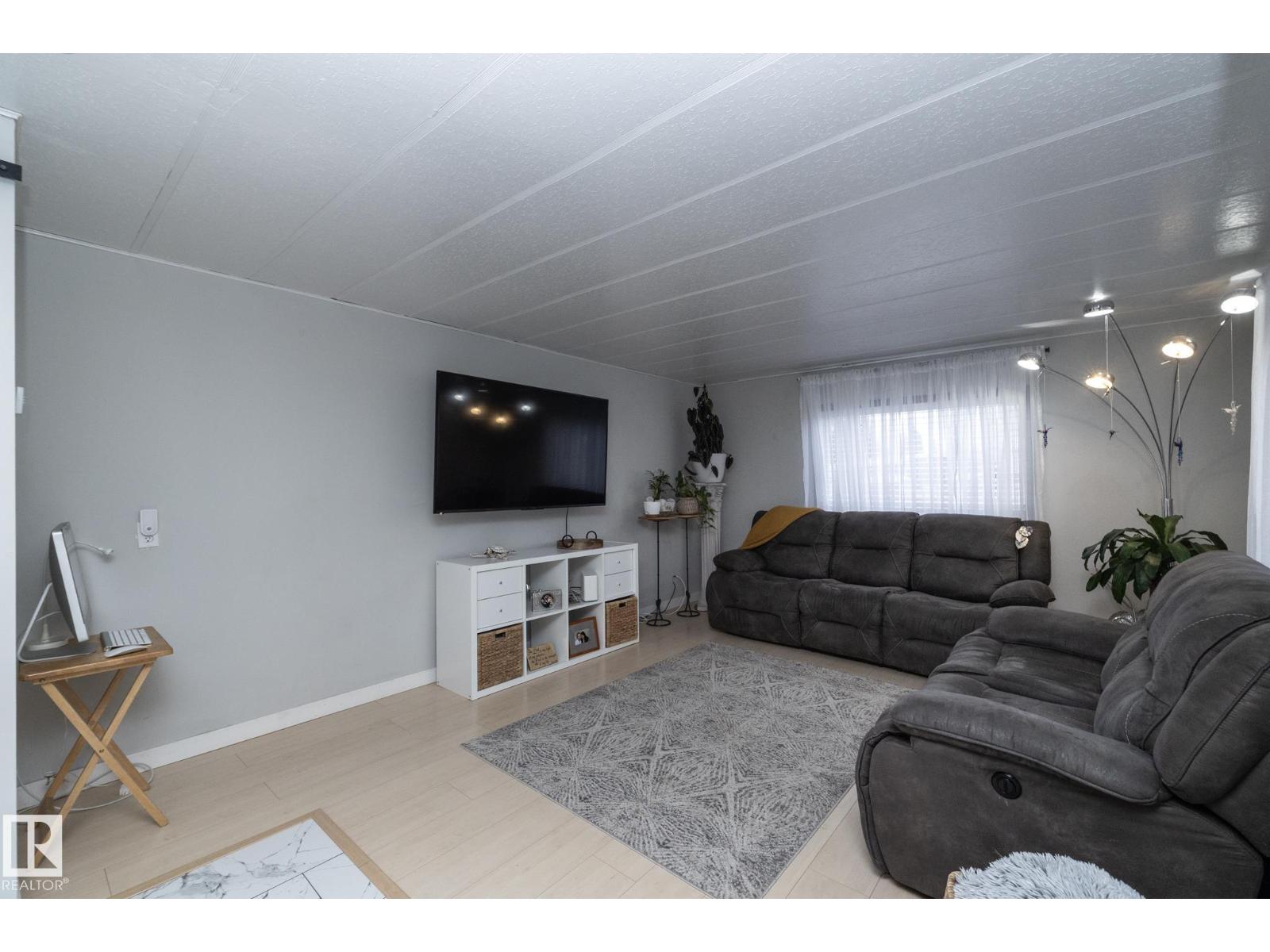 1011 West Mount CR NW