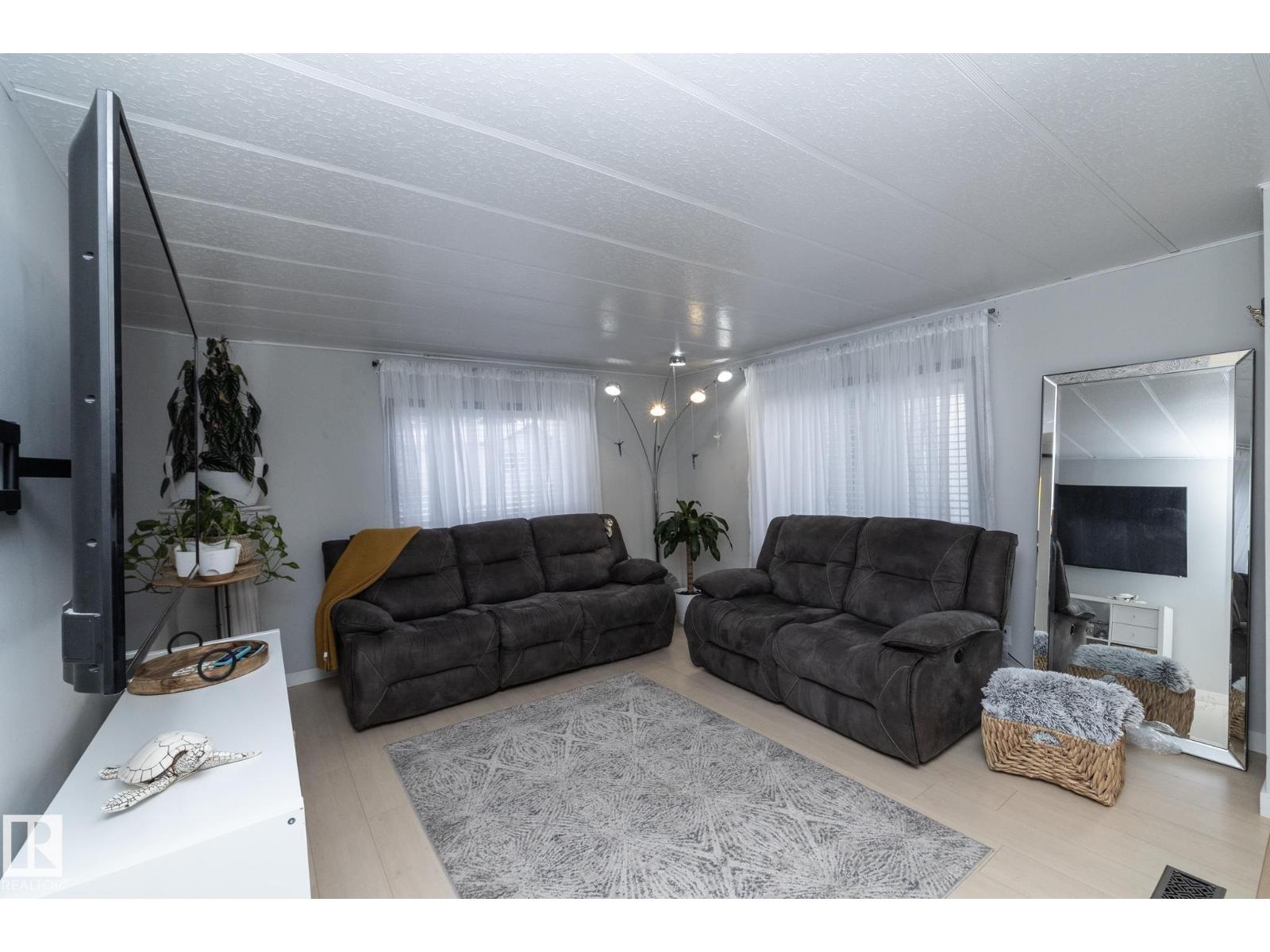 1011 West Mount CR NW