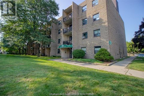 130 Park AVENUE East Unit# 404 Chatham ON N7M3V6