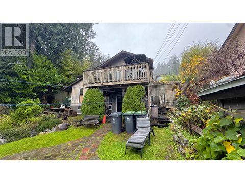 2071 DEEP COVE ROAD North Vancouver BC V7G1S8