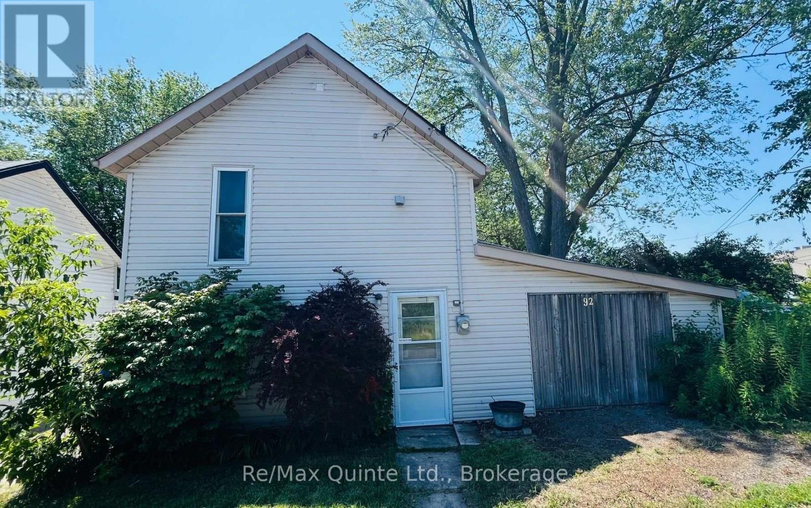 Photo 1 of 12 — 92 FOSTER AVENUE S, Belleville (Belleville Ward), ON K8N3P7